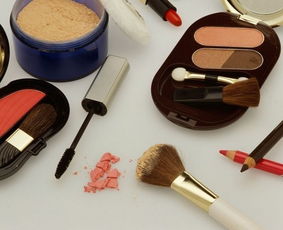 揭秘網絡瘋傳不靠譜的化妝品測試法 日常用品真的能測出好壞嗎？
